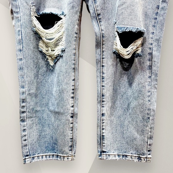 𐙚⋆˚✿˖° Missguided Jeans 𐙚⋆˚✿˖° - Picture 4 of 7